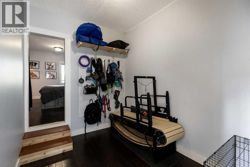 6006B 52 Avenue — photo 19