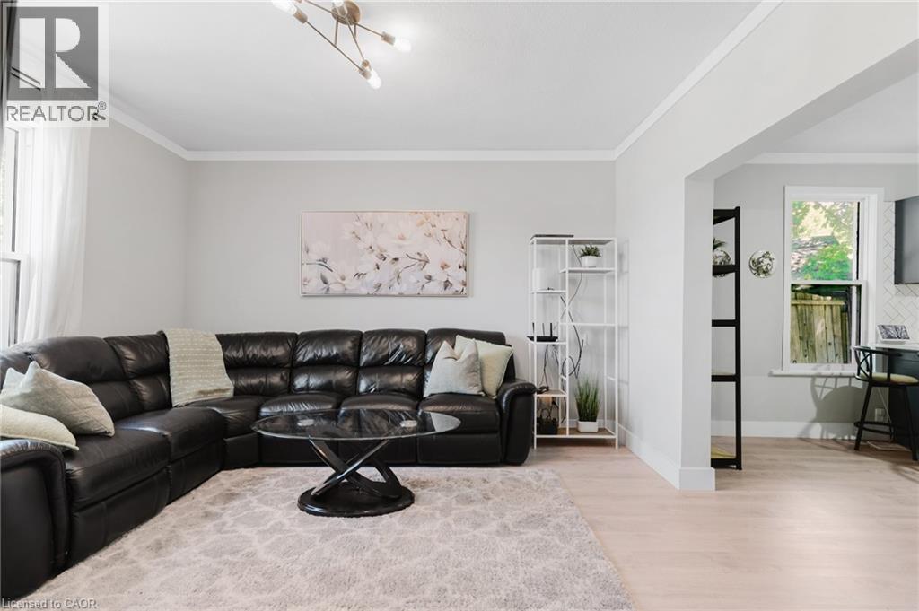 35 SHADE Street - 5