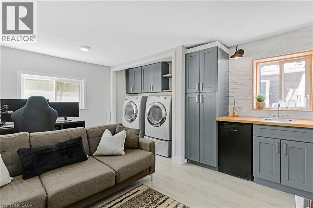 35 SHADE Street - 15
