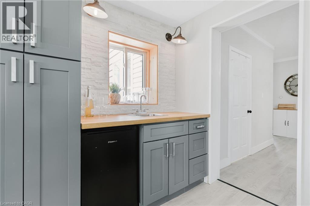 35 SHADE Street - 19
