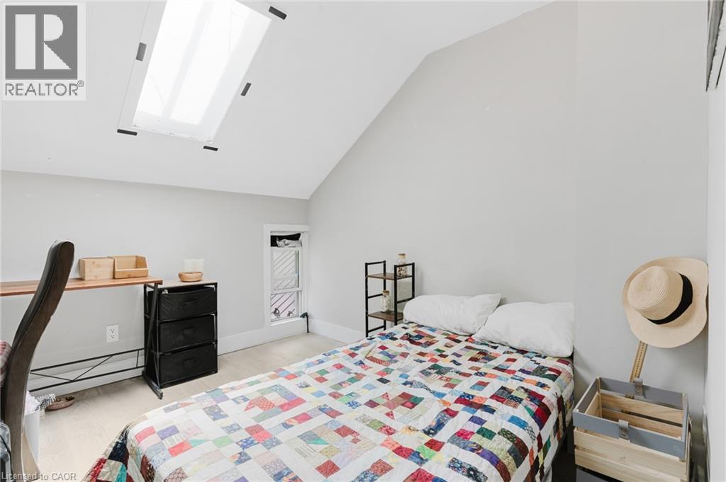 35 SHADE Street - 25