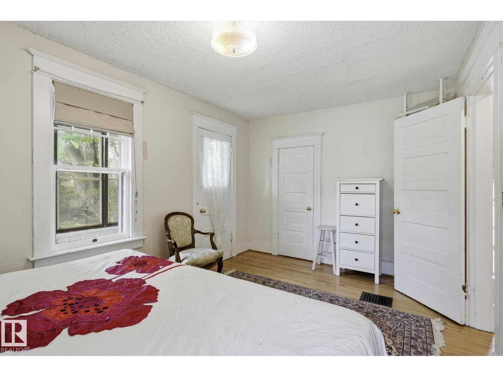 11254 95A ST NW - 16