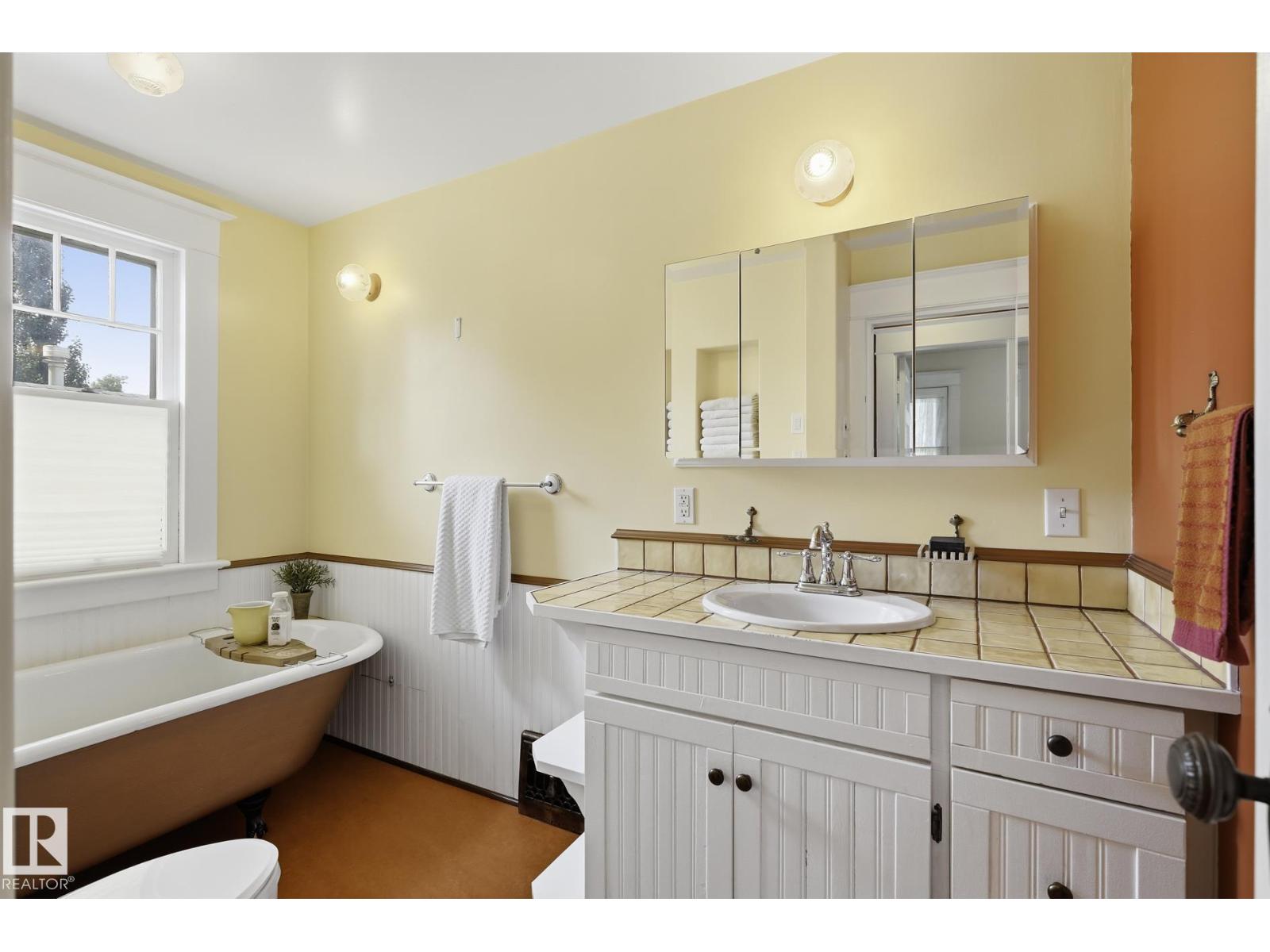 11254 95A ST NW - 21