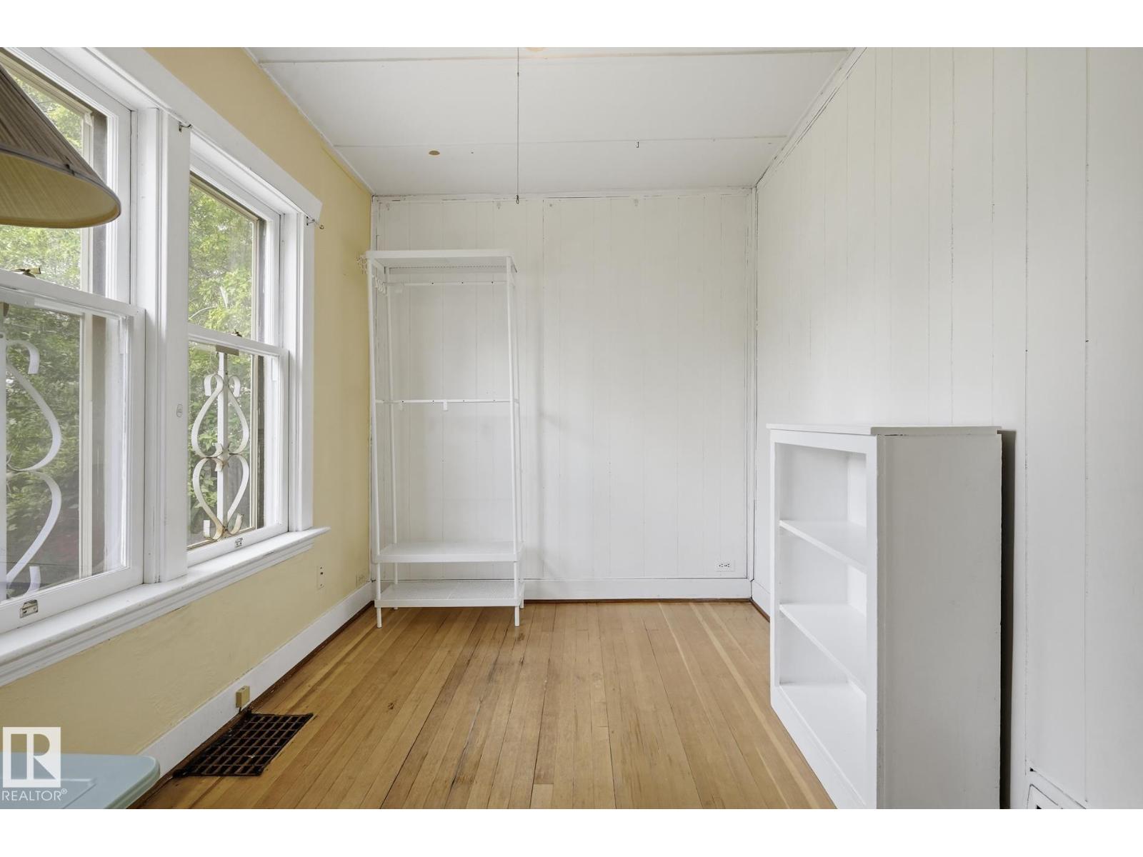 11254 95A ST NW - 27