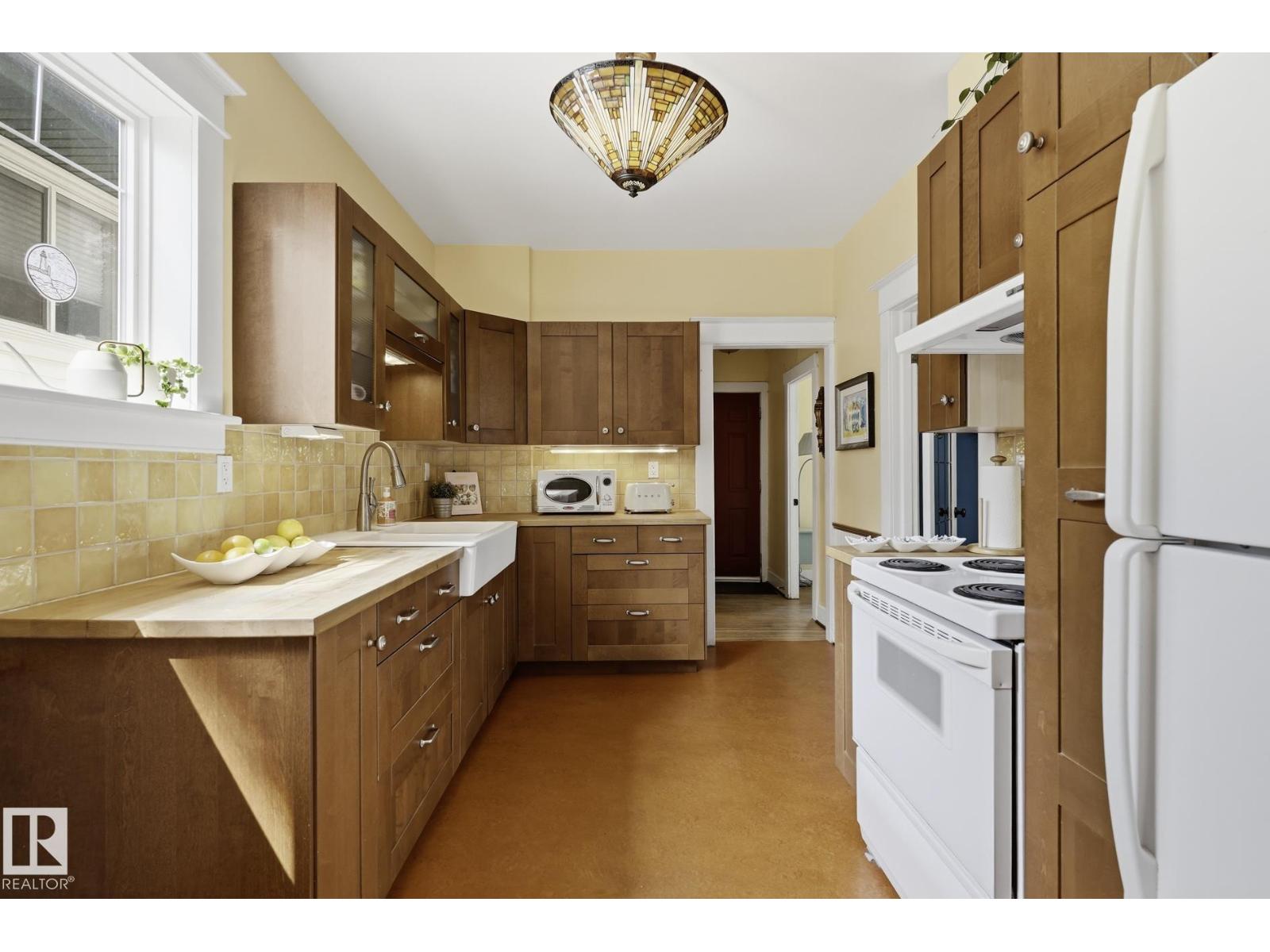 11254 95A ST NW - 5