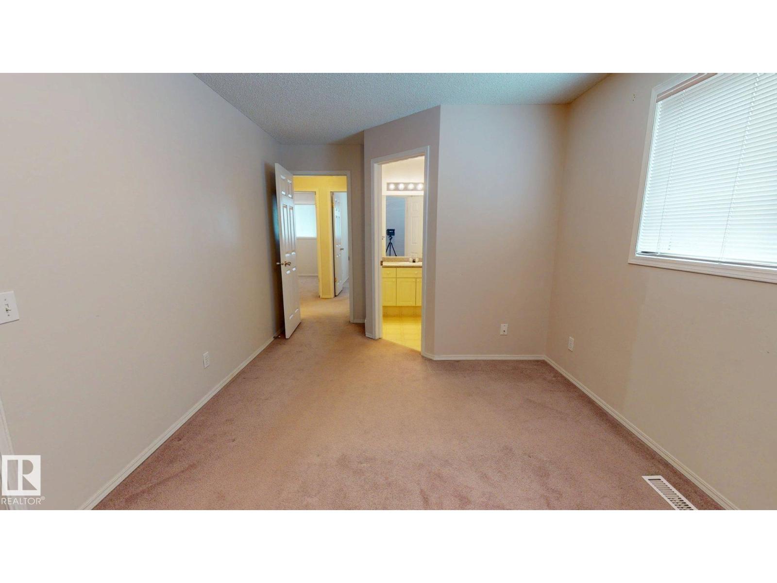 3703 131 AV NW - 14