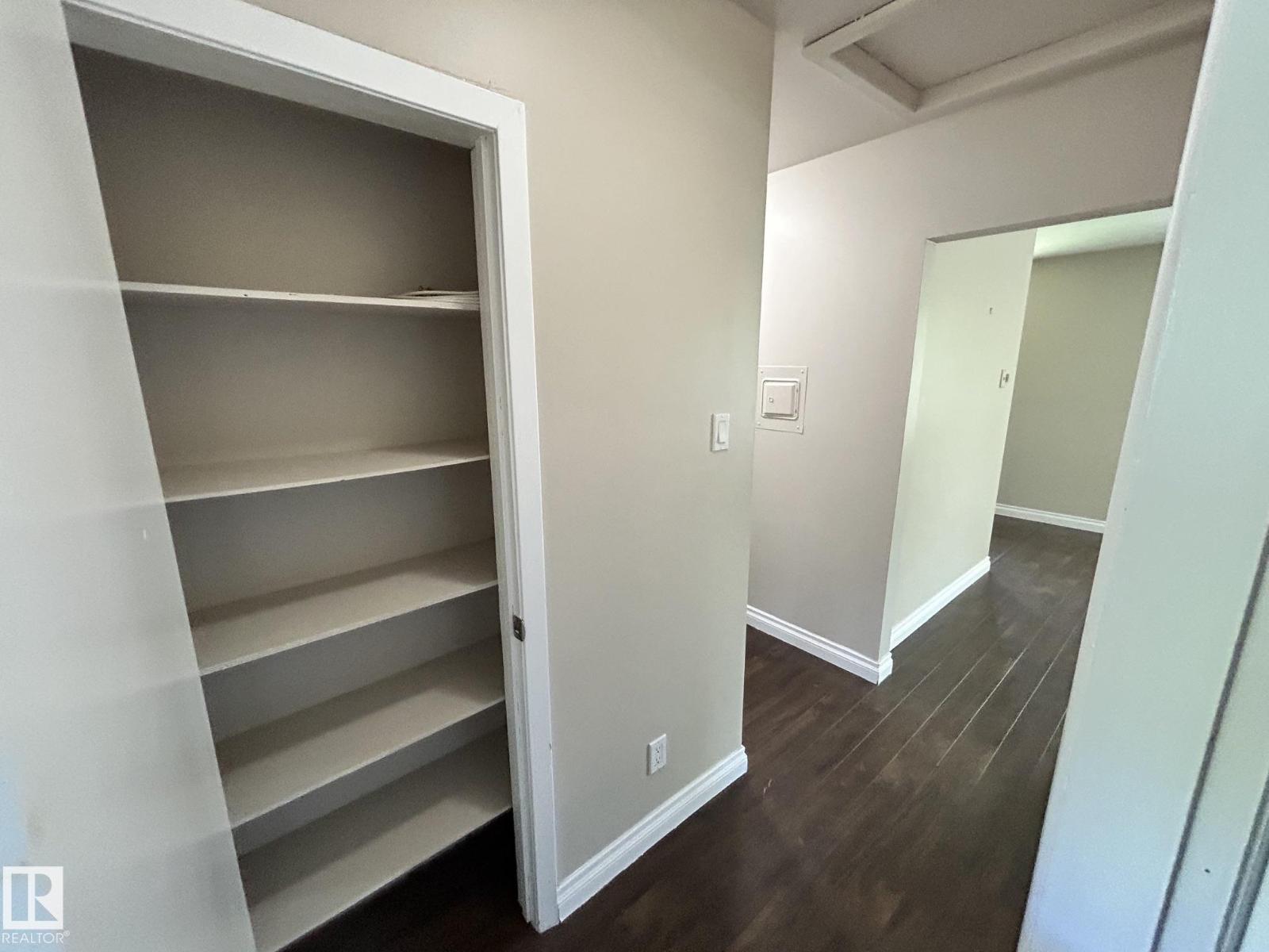 11812 45 ST NW - 10