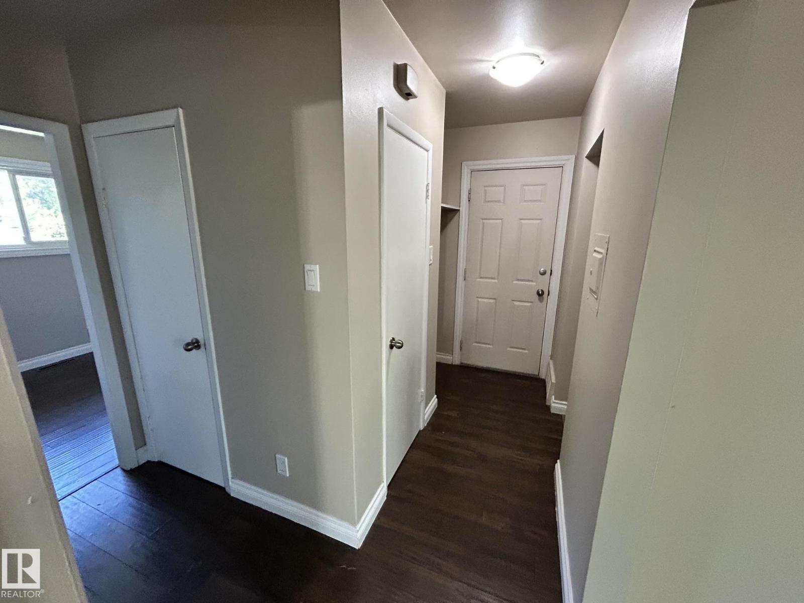 11812 45 ST NW - 11