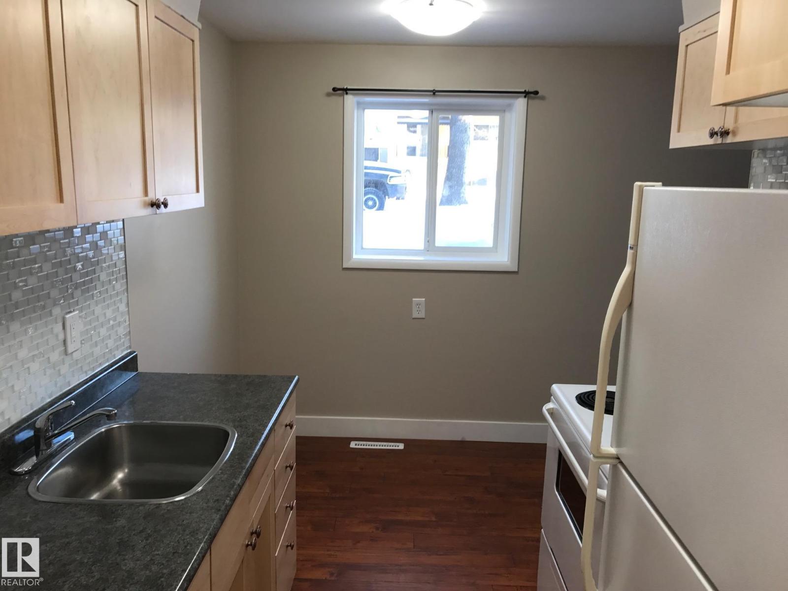 11812 45 ST NW - 18