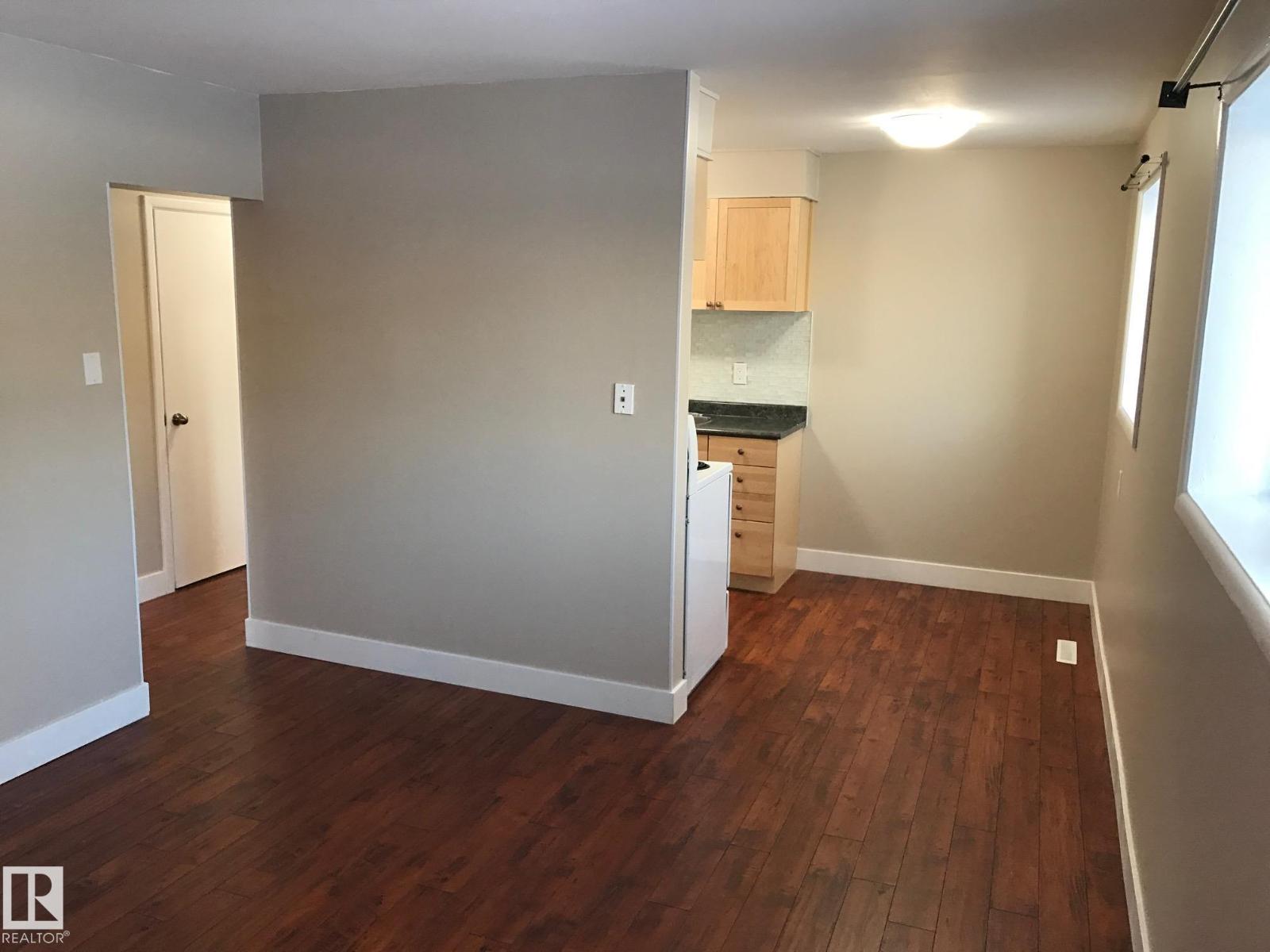 11812 45 ST NW - 19