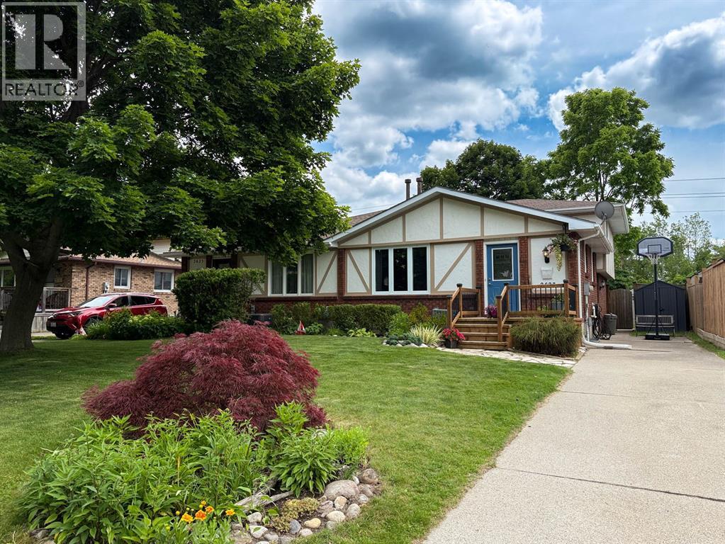 2623 KAYMAR CRESCENT - 1