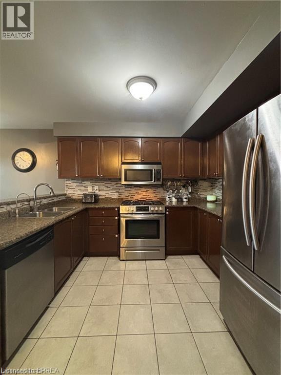 252 BERRY Street - 6