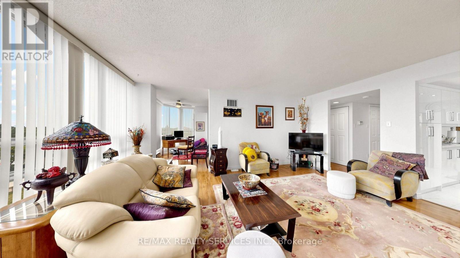 #508 330 MILL STREET S - 14