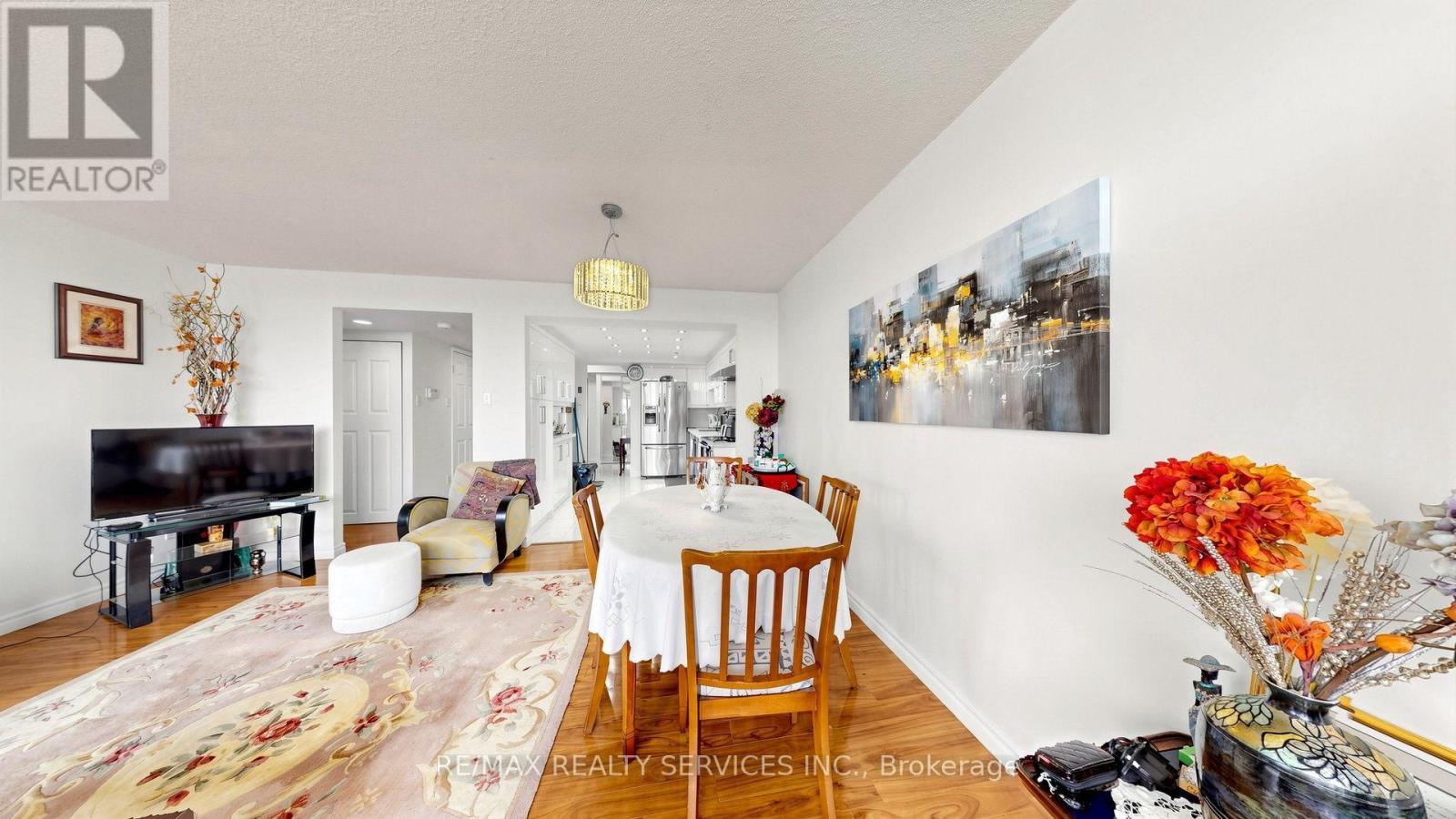 #508 330 MILL STREET S - 22