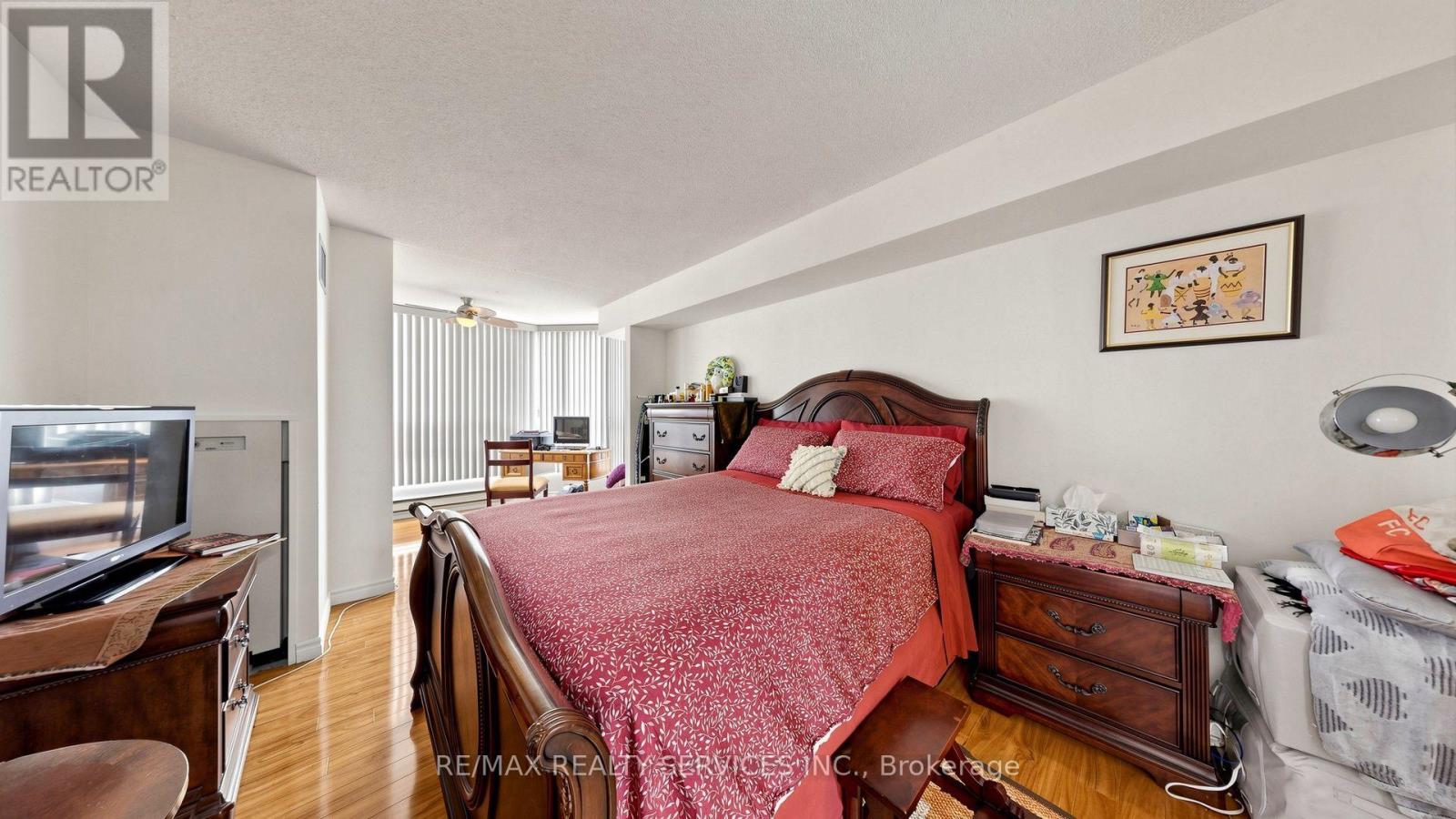 #508 330 MILL STREET S - 24