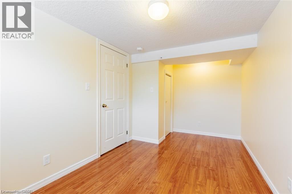 16 GARROW Drive - 22