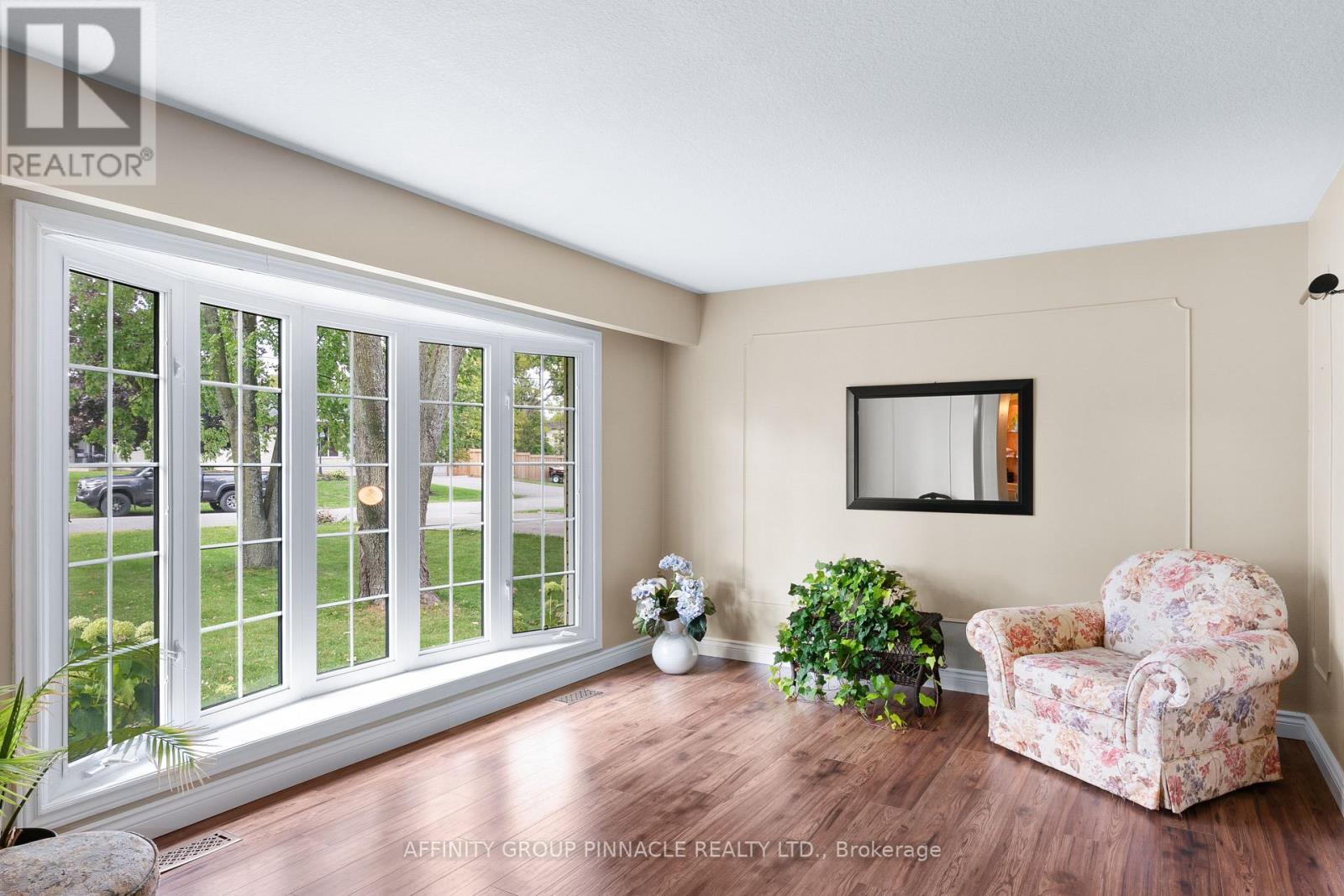 17 RICHARD AVENUE - 10
