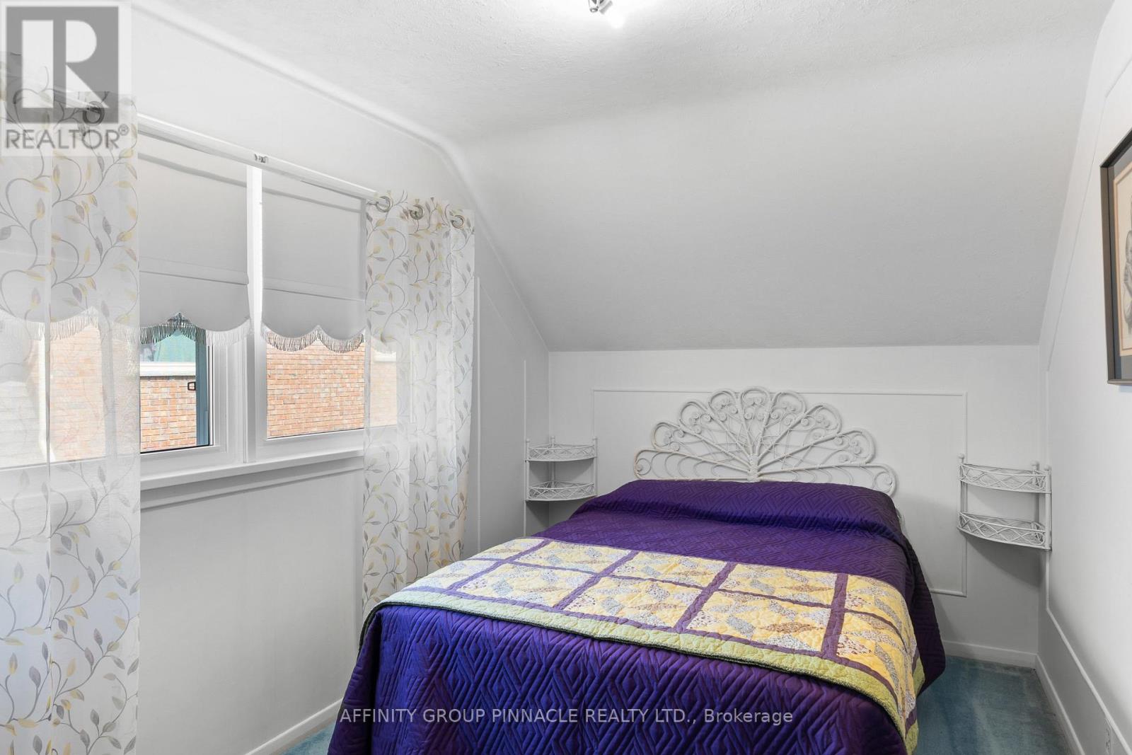 17 RICHARD AVENUE - 26