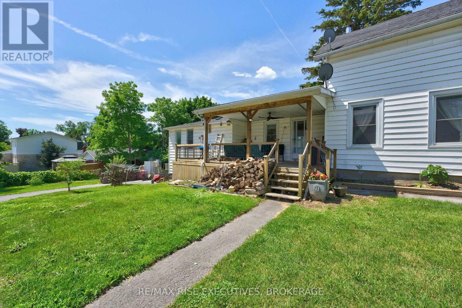 186 BRIDGE STREET W - Image 25
