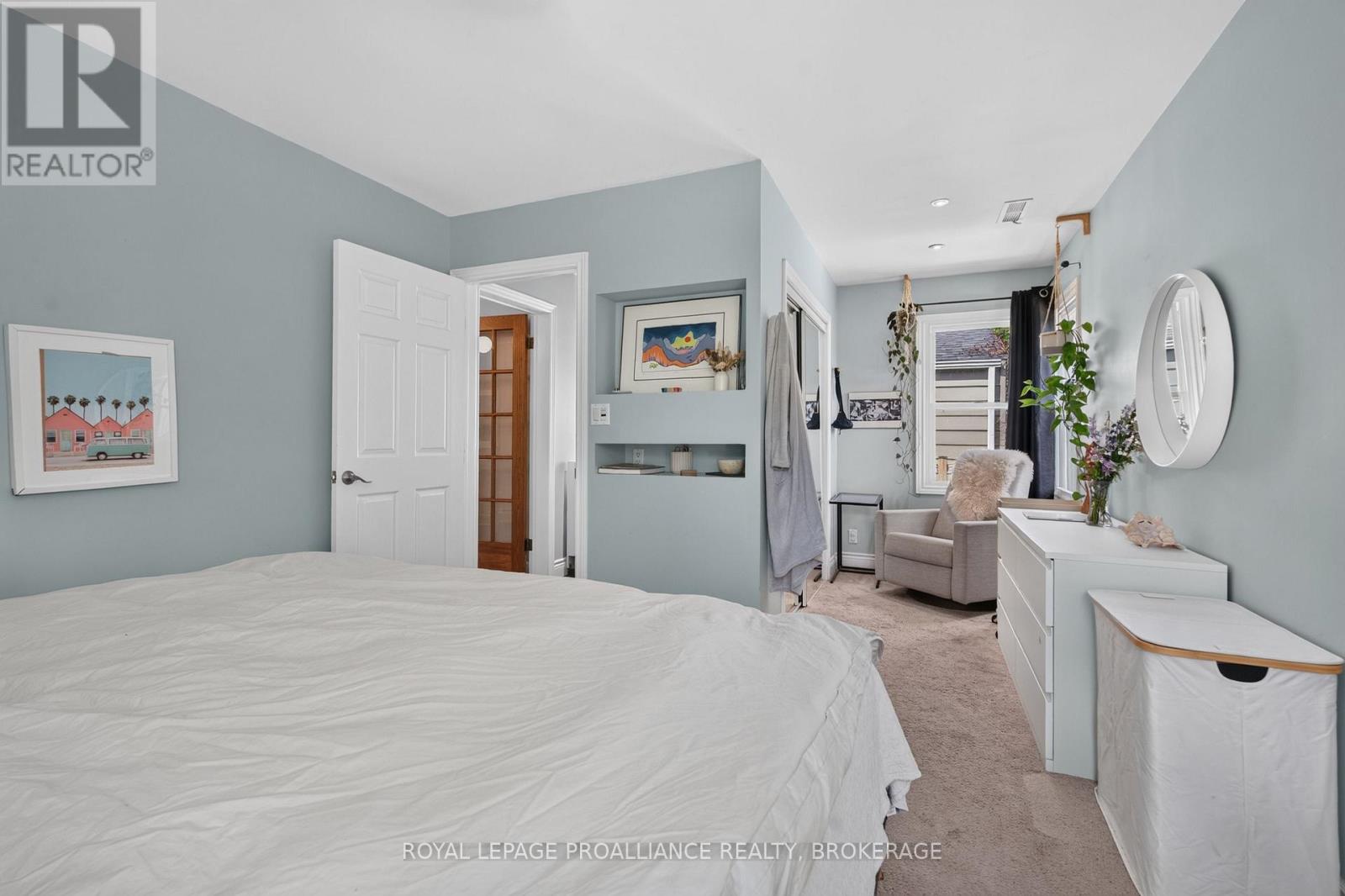 27 ELIZABETH AVENUE - 14