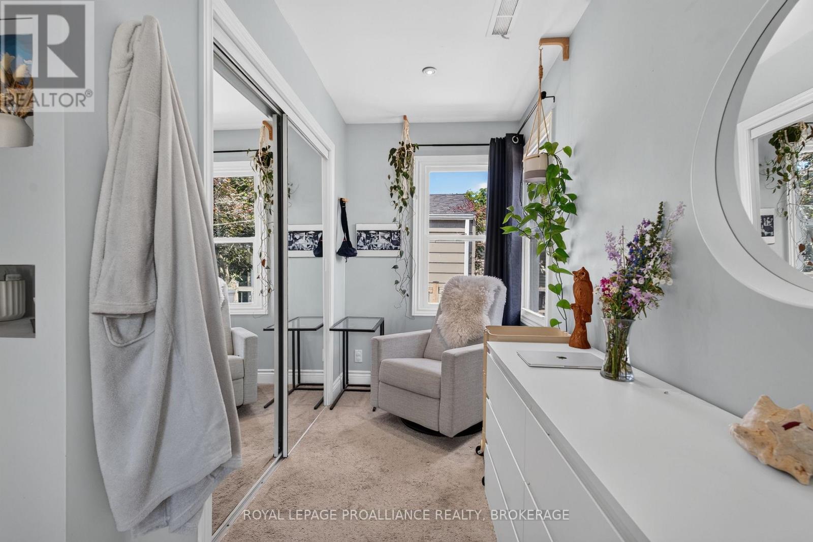 27 ELIZABETH AVENUE - 15