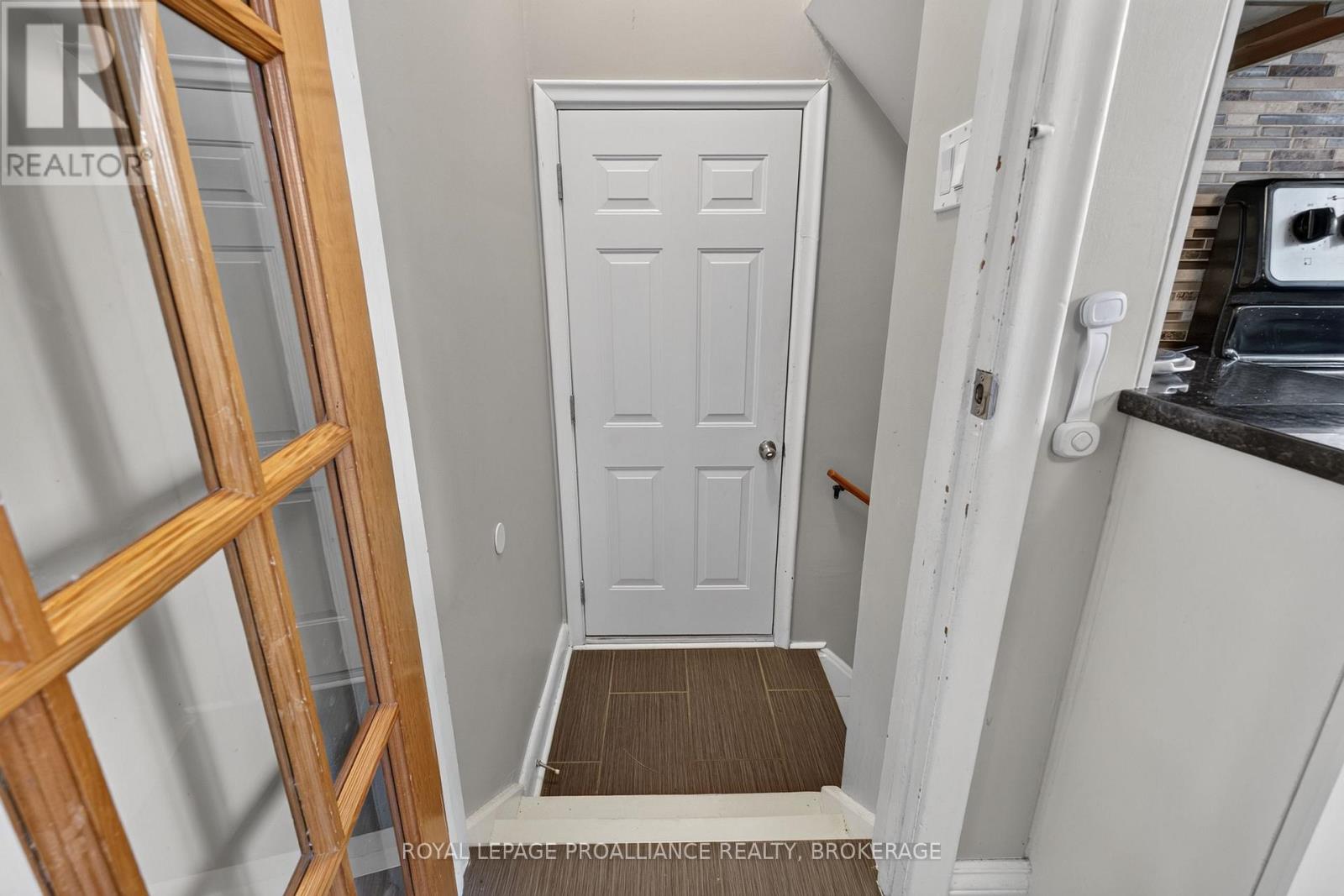 27 ELIZABETH AVENUE - 21