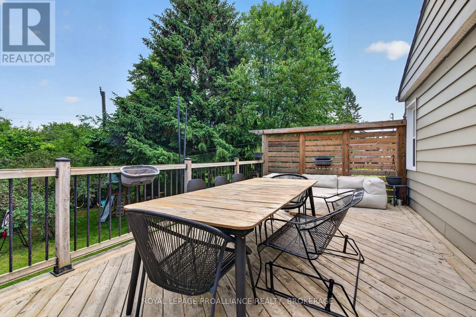 27 ELIZABETH AVENUE - 34