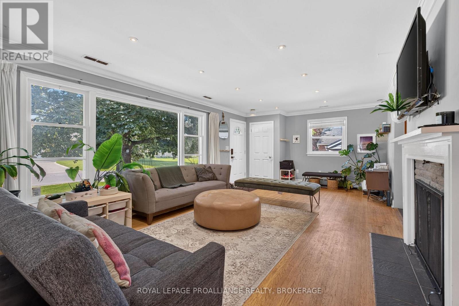 27 ELIZABETH AVENUE - 6