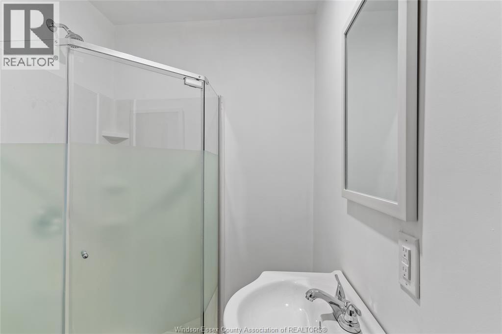 614 ELLIOTT STREET East - 5