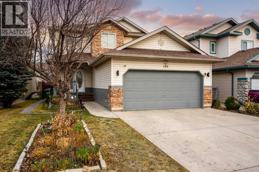 140 Fairways Drive NW - 1