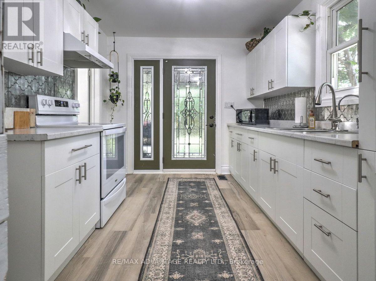 272 ELGIN STREET - 13