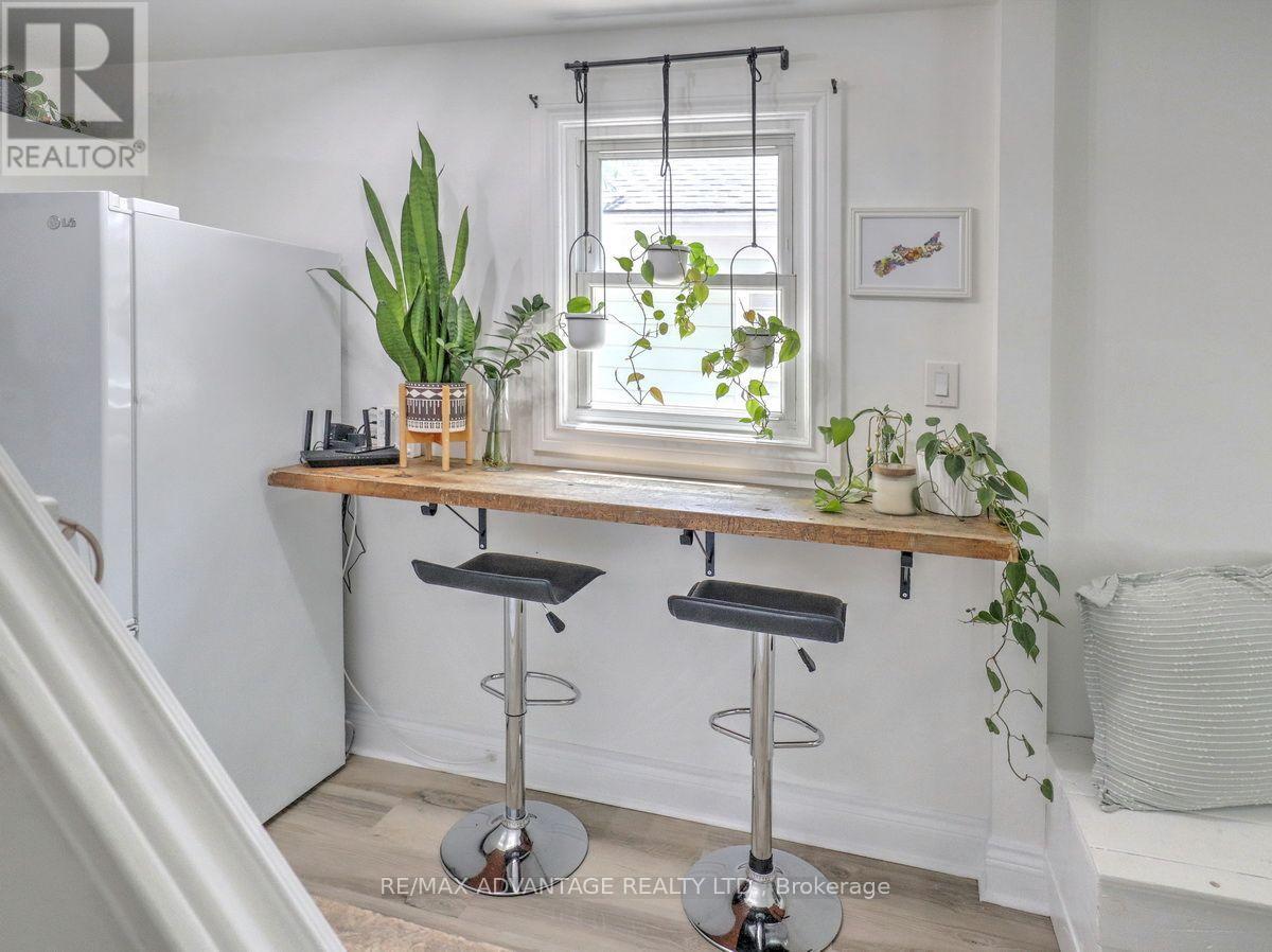 272 ELGIN STREET - 14