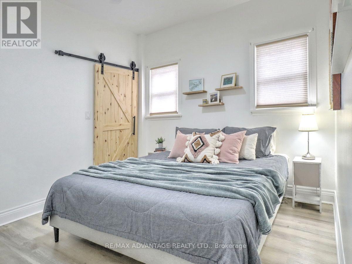 272 ELGIN STREET - 18