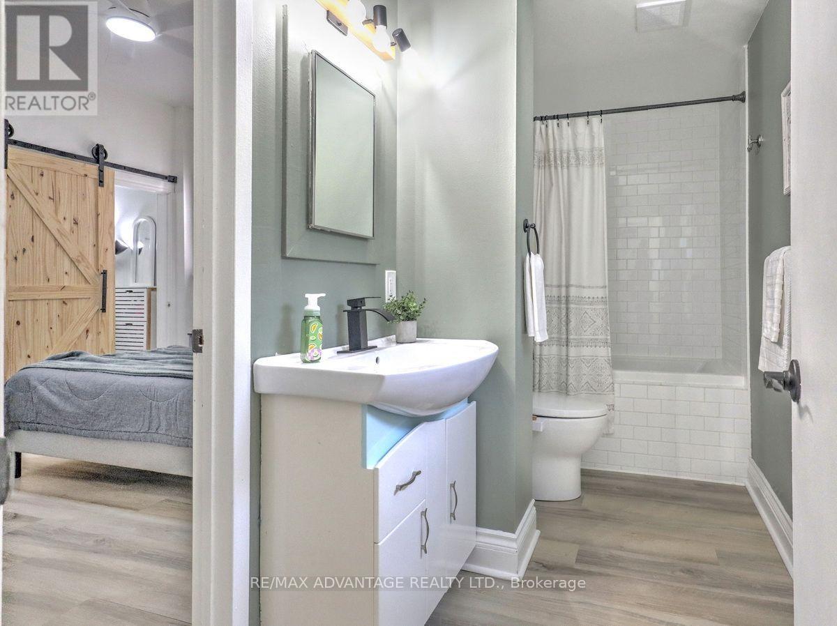 272 ELGIN STREET - 22