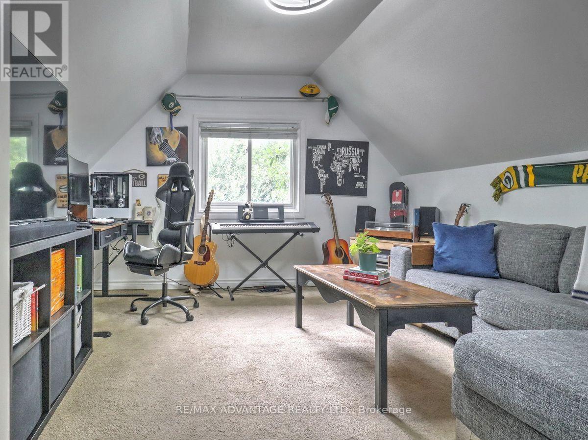 272 ELGIN STREET - 26
