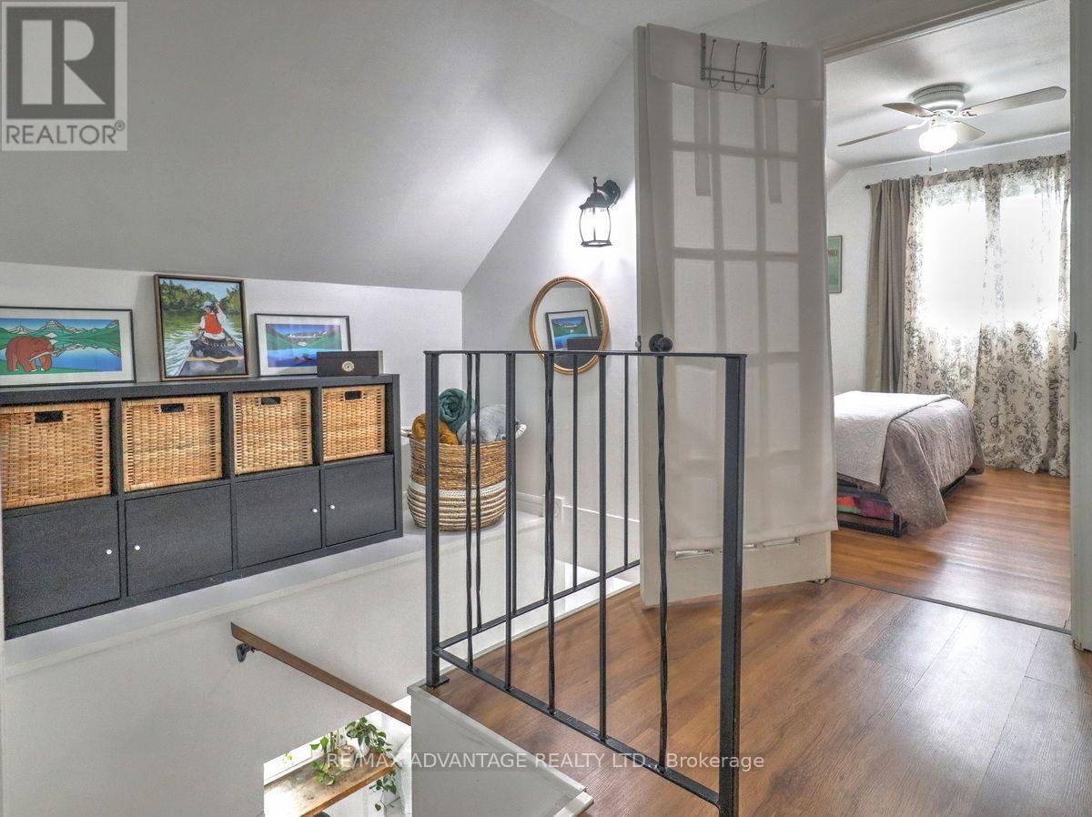 272 ELGIN STREET - 28