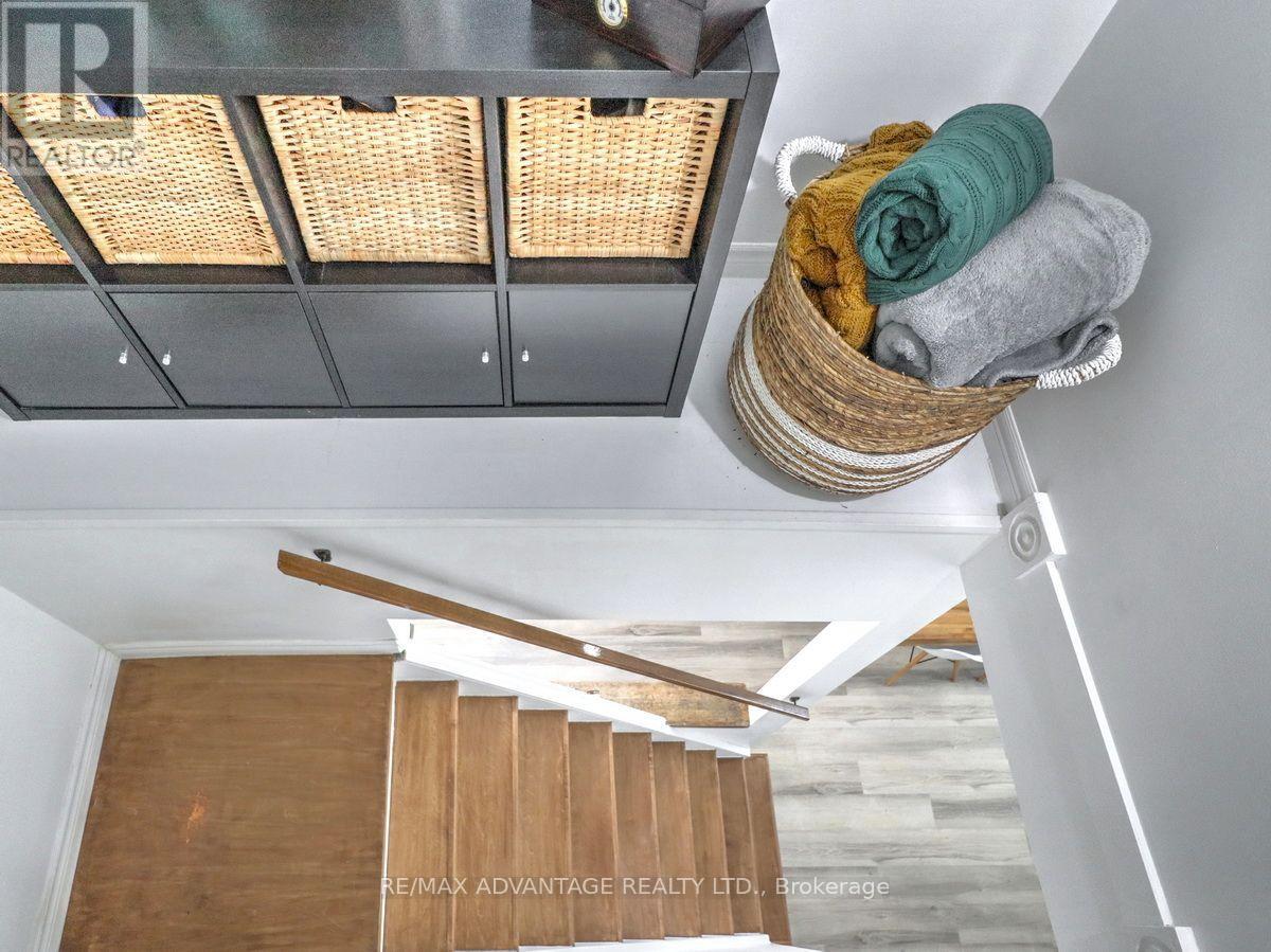 272 ELGIN STREET - 32
