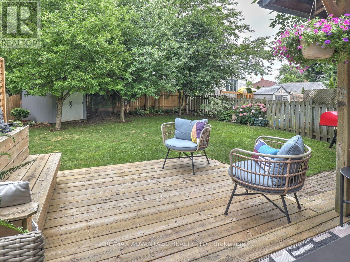 272 ELGIN STREET - 38