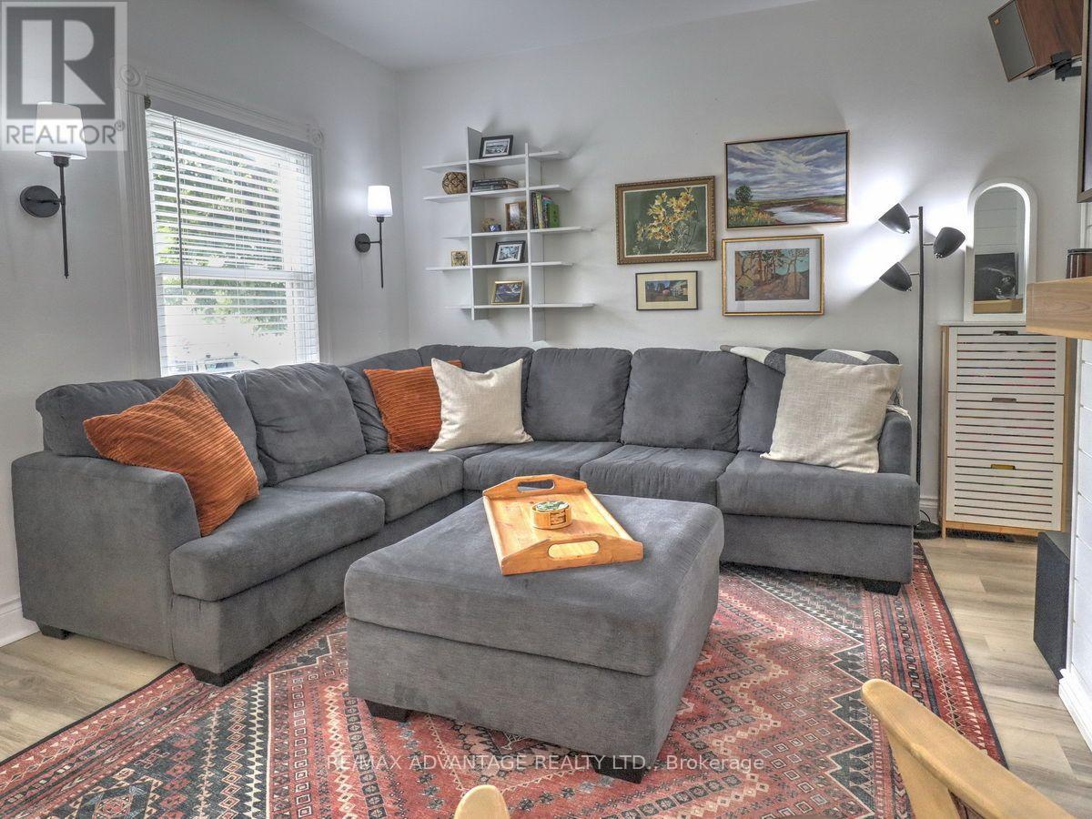 272 ELGIN STREET - 6