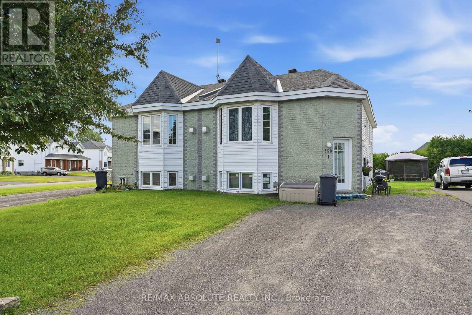550-552 MARIO STREET - 1