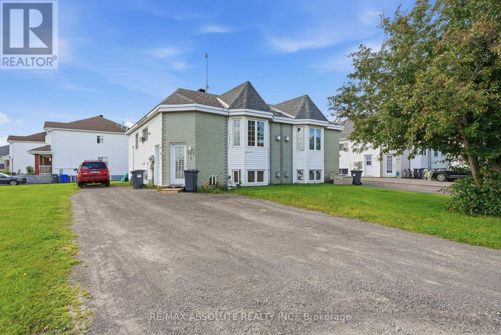 550-552 MARIO STREET - 2