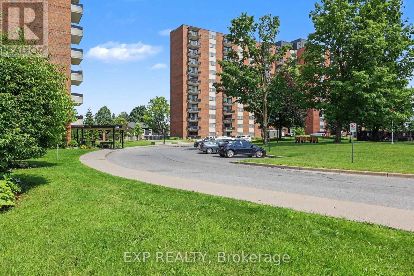 #103 1505 BASELINE ROAD - 32