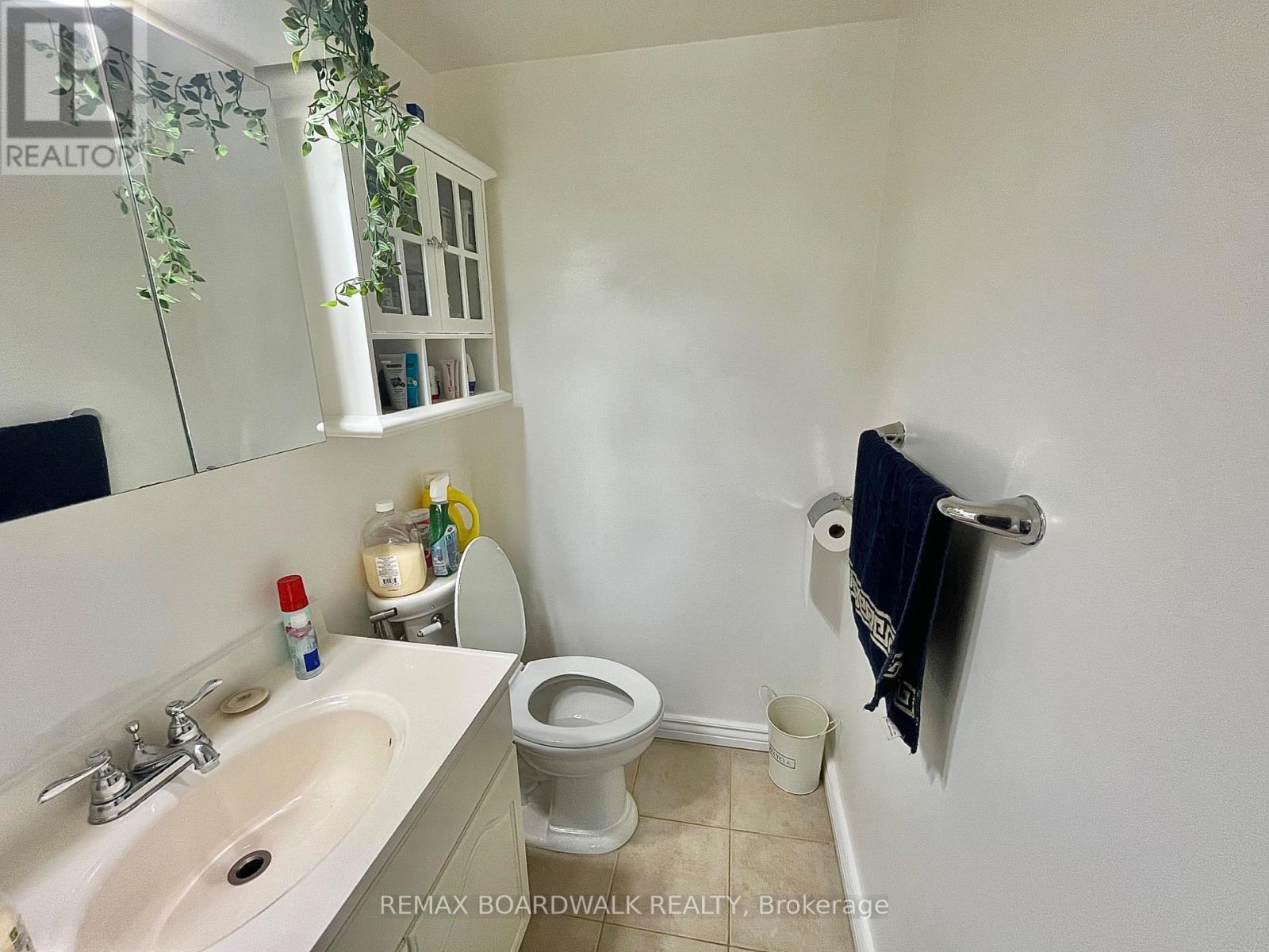 2 Bed, 1 Bath Apartment for Rent in Ottawa – 407 – 555 BRITTANY DRIVE, Ottawa – MLS# X13547992 - Image 11