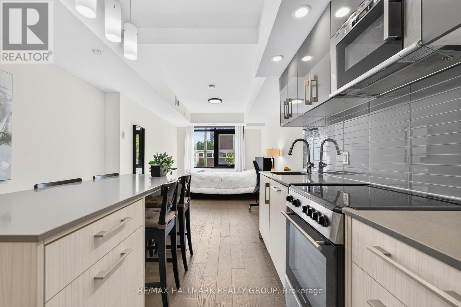 1 Bath Apartment for Sale in Ottawa – 201 – 255 BAY STREET, Ottawa – MLS# X13548004 - Image 15