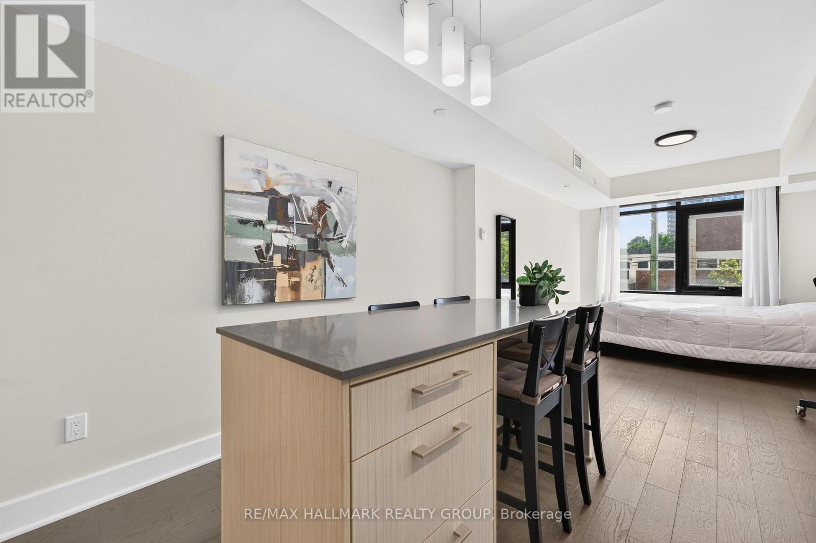 1 Bath Apartment for Sale in Ottawa – 201 – 255 BAY STREET, Ottawa – MLS# X13548004 - Image 17