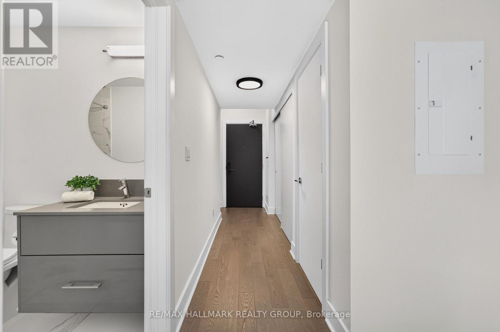 1 Bath Apartment for Sale in Ottawa – 201 – 255 BAY STREET, Ottawa – MLS# X13548004 - Image 8