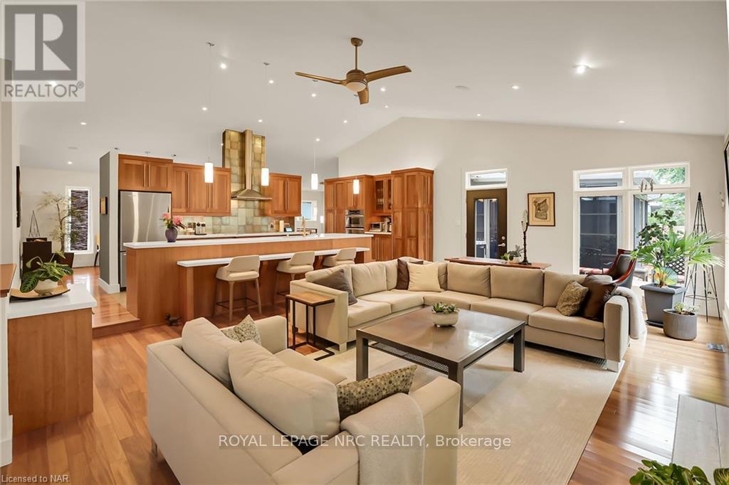 16 SPRING GARDEN BOULEVARD - 16