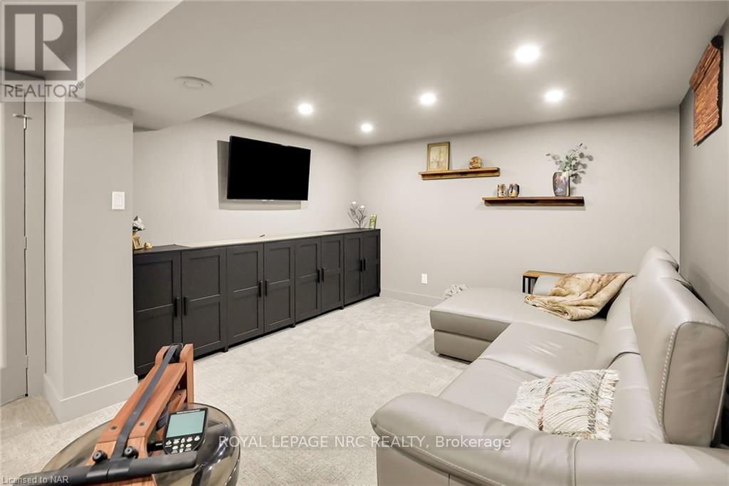 16 SPRING GARDEN BOULEVARD - 26