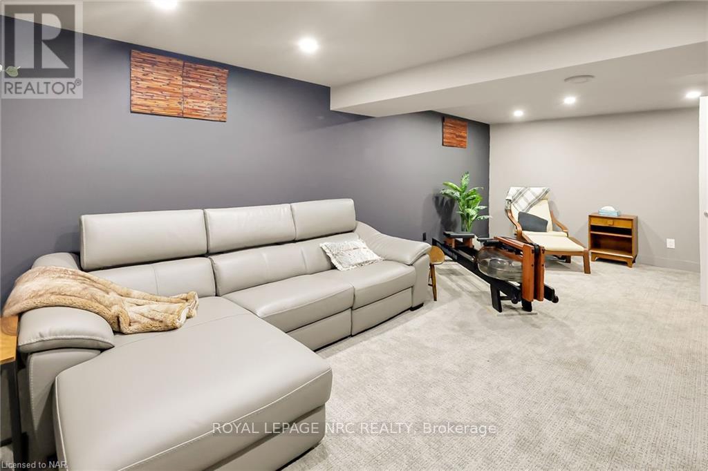 16 SPRING GARDEN BOULEVARD - 27