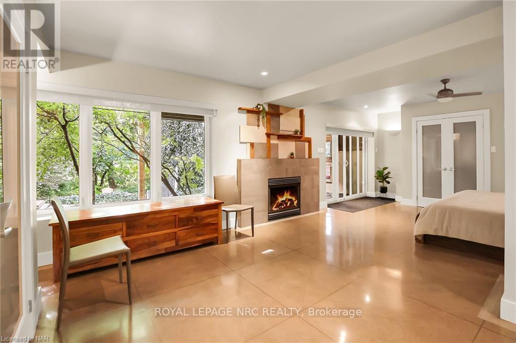 16 SPRING GARDEN BOULEVARD - 29